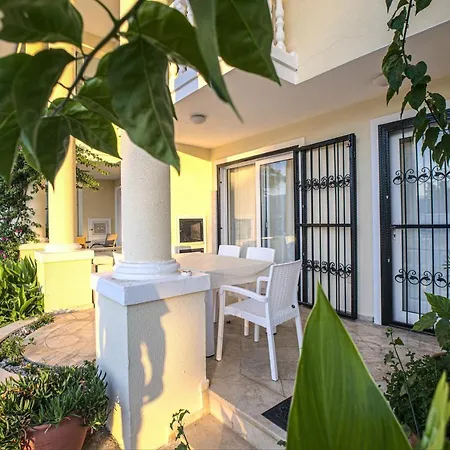 Seaside Residence, Holly, 3 Yatak Odali , 6 Kisilik Denize Sifir, Ortak Havuzlu Luks Fethiye