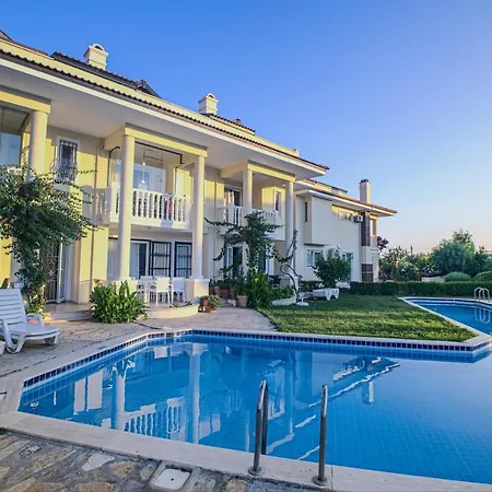 Seaside Residence, Holly, 3 Yatak Odali , 6 Kisilik Denize Sifir, Ortak Havuzlu Luks Apartament Fethiye