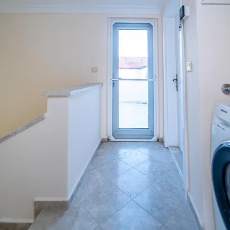 Seaside Residence, Holly, 3 Yatak Odali , 6 Kisilik Denize Sifir, Ortak Havuzlu Luks פאטהיה
