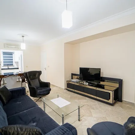Seaside Residence, Holly, 3 Yatak Odali , 6 Kisilik Denize Sifir, Ortak Havuzlu Luks דירה *